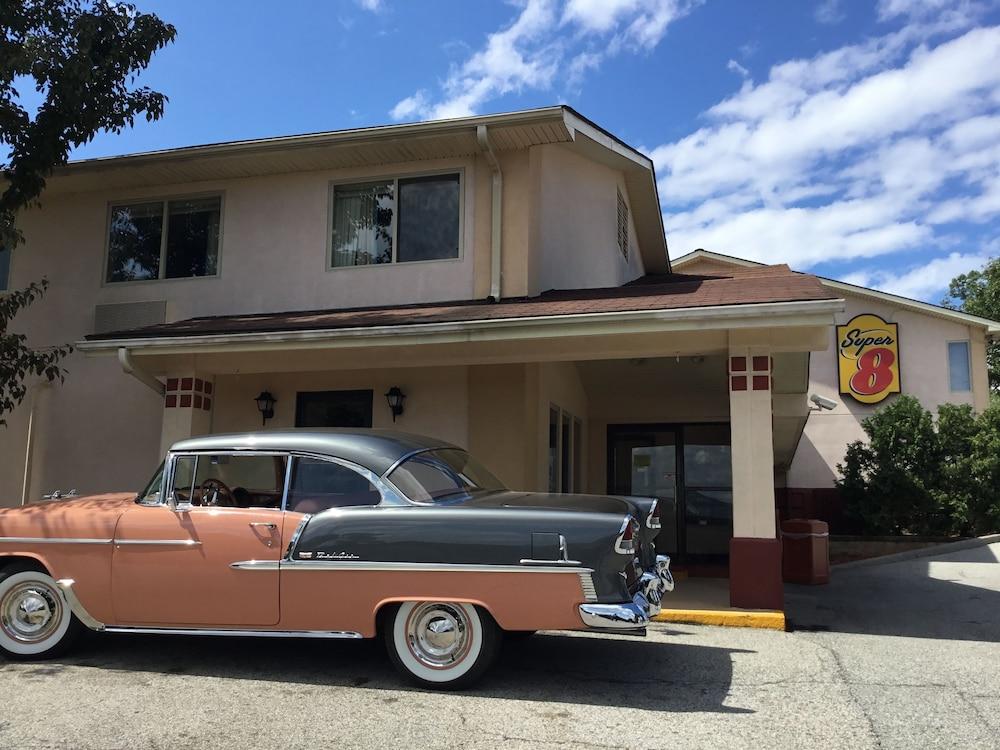 Мотель Super 8 By Wyndham Newburgh/West Point Stewart Intl Airport Екстер'єр фото
